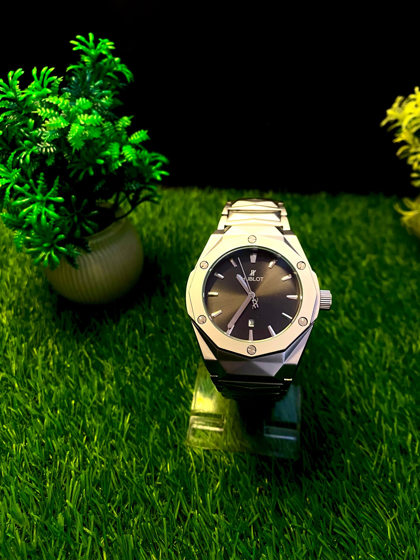 Hublot Premium Watch – Luxury Diamond Cut Chain – Black Dial