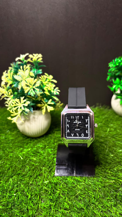 Quartz Aura Watch – Black Edition | Arabic Dial