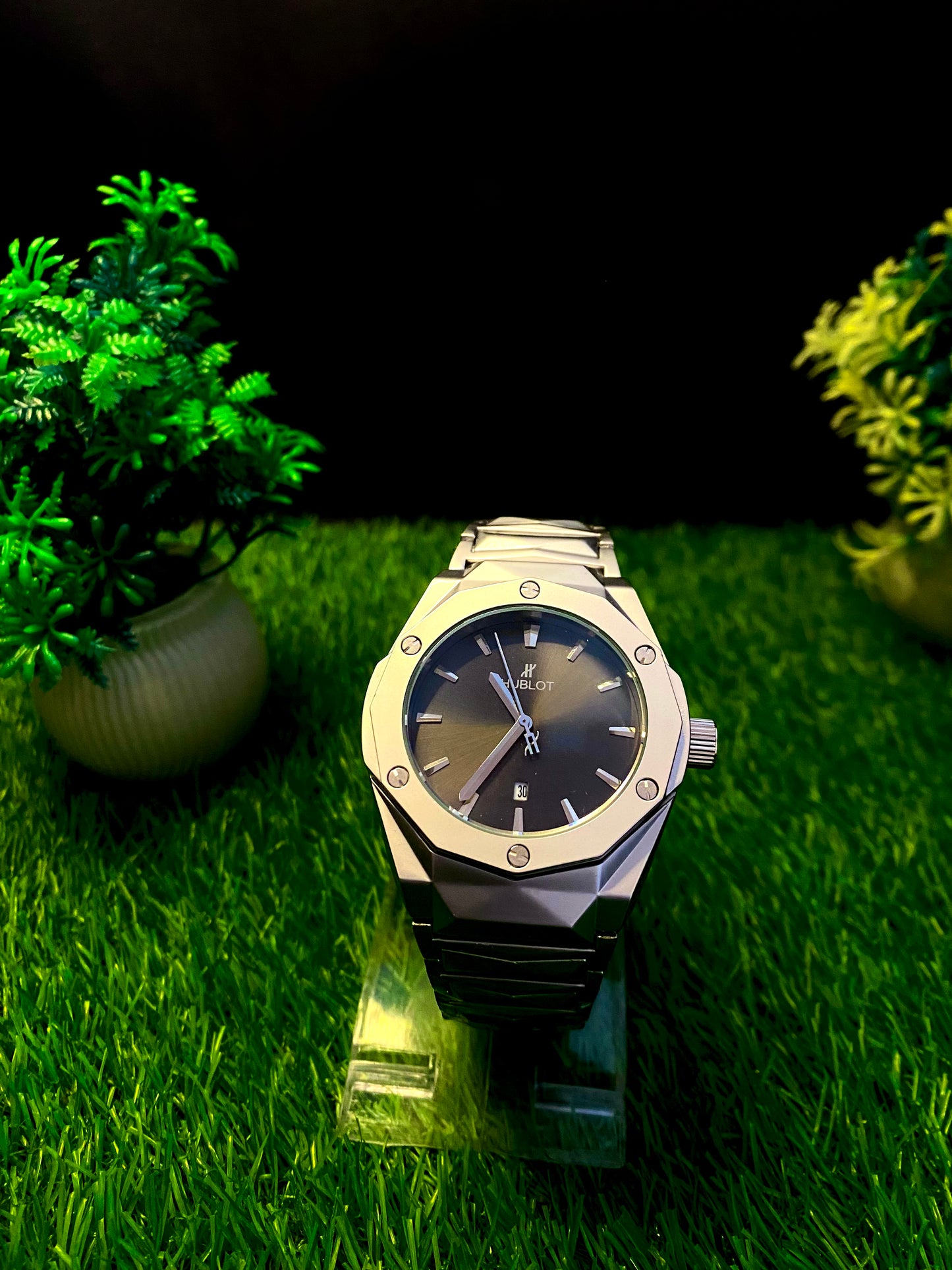 Hublot Premium Watch – Luxury Diamond Cut Chain – Black Dial